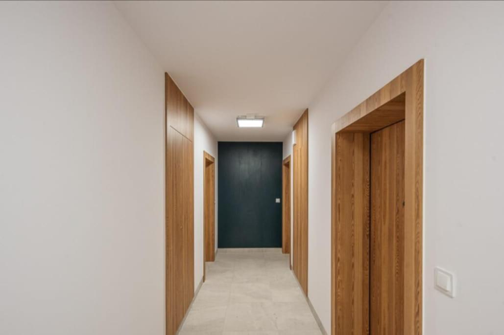 Zakatek Free Parking, Ochrona * Wroclaw